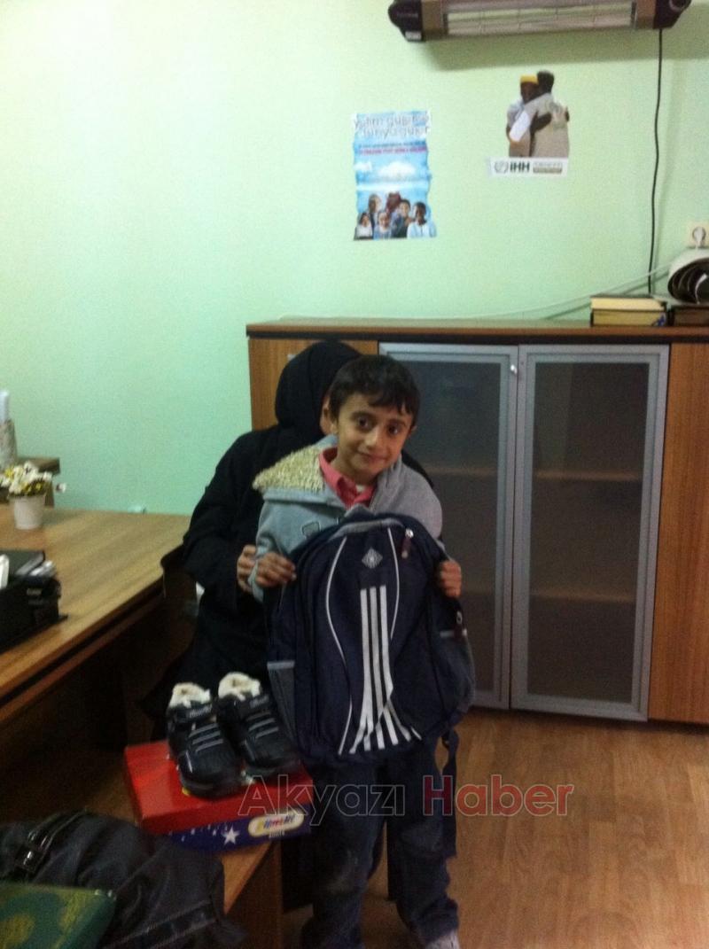 Akyazı İHH dan Mültecilere Yardımlarını Eksik Etmiyor