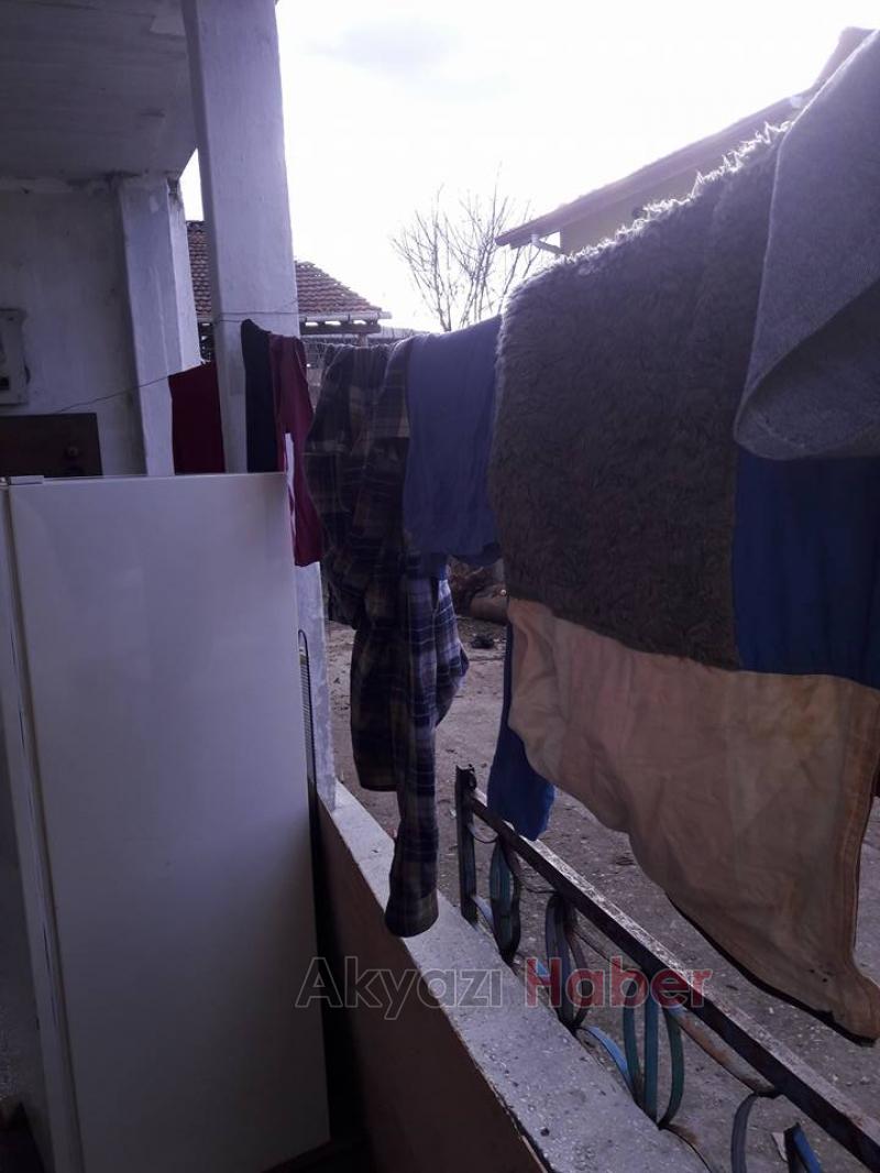 Akyazı İHH İkinci El Eşyaları İhtiyaç Sahibi Mültecilere Ulaştırıyor