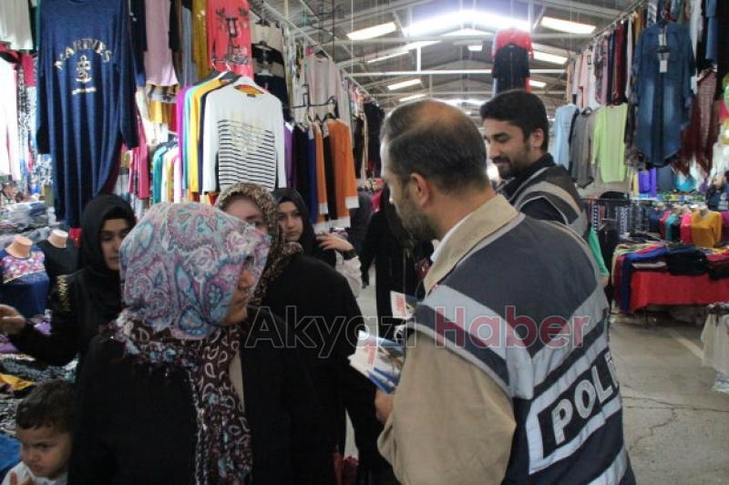 Akyazı İlçe Emniyet Broşür Dağıttı
