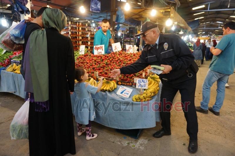 Akyazı İlçe Emniyet Müdürlüğü Ekiplerinden Silahlı Sevince Hayır Etkinliği