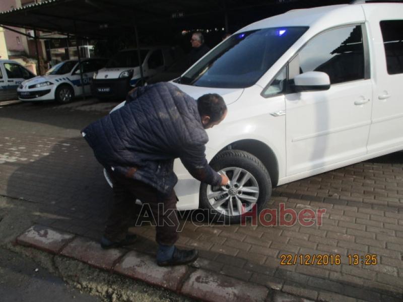 Akyazı İlçe Emniyet Müdürlüğüne Jest