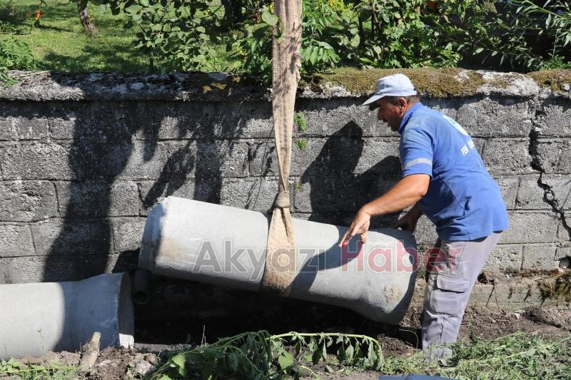 AKYAZI İLÇE GENELİNDE YAĞMUR SUYU HATTI ÇALIŞMALARI