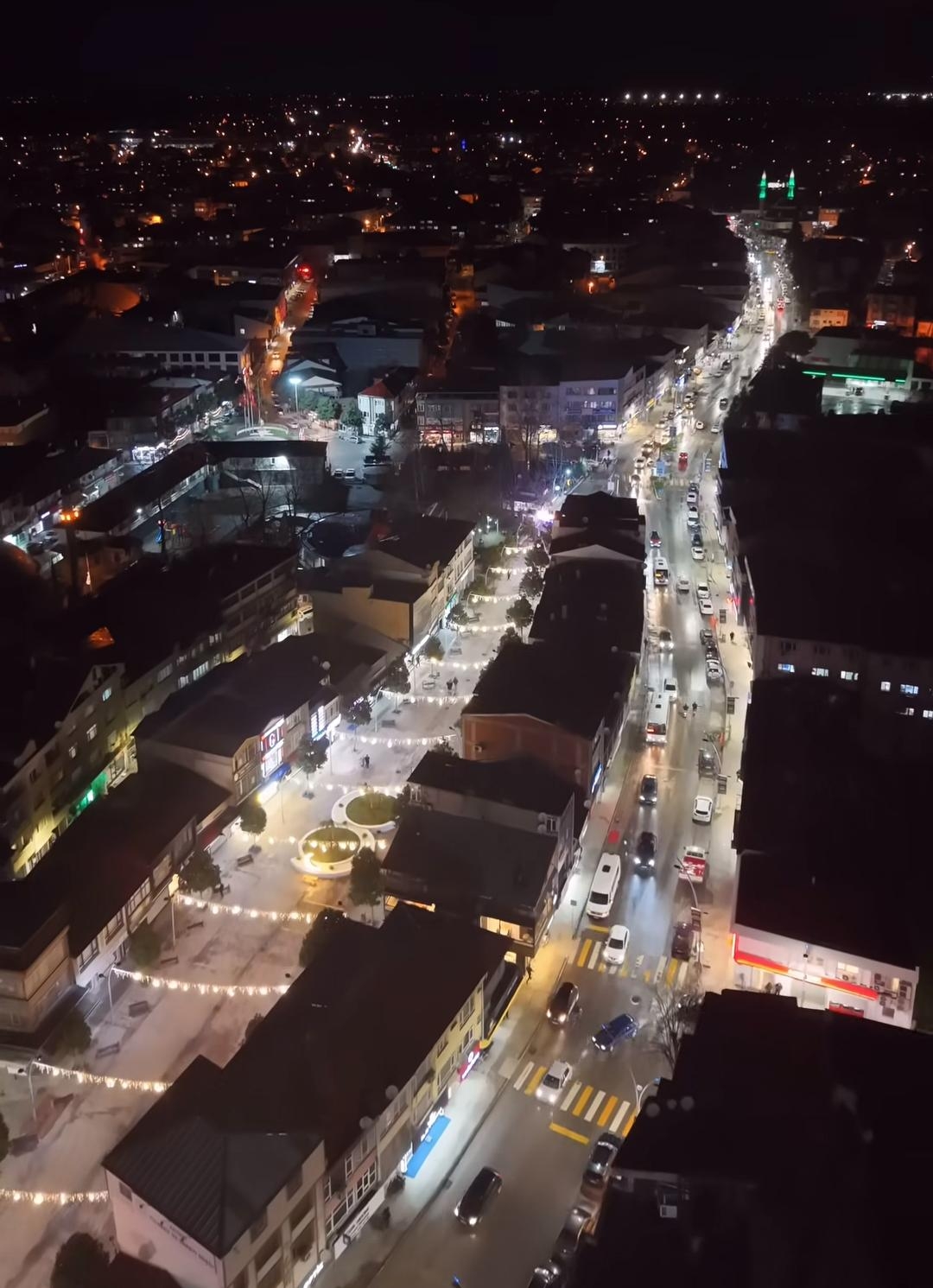 Akyazı ilçe merkezi semalarında büyüleyici akşam görüntüsü