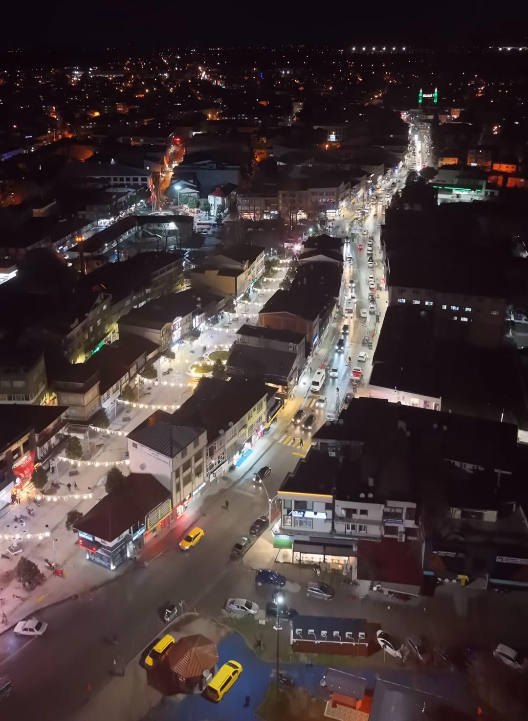 Akyazı ilçe merkezi semalarında büyüleyici akşam görüntüsü