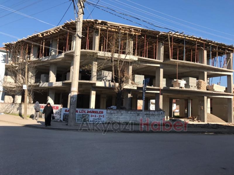 Cadde Üzerinde Satılık Daire ve İş Yerleri 