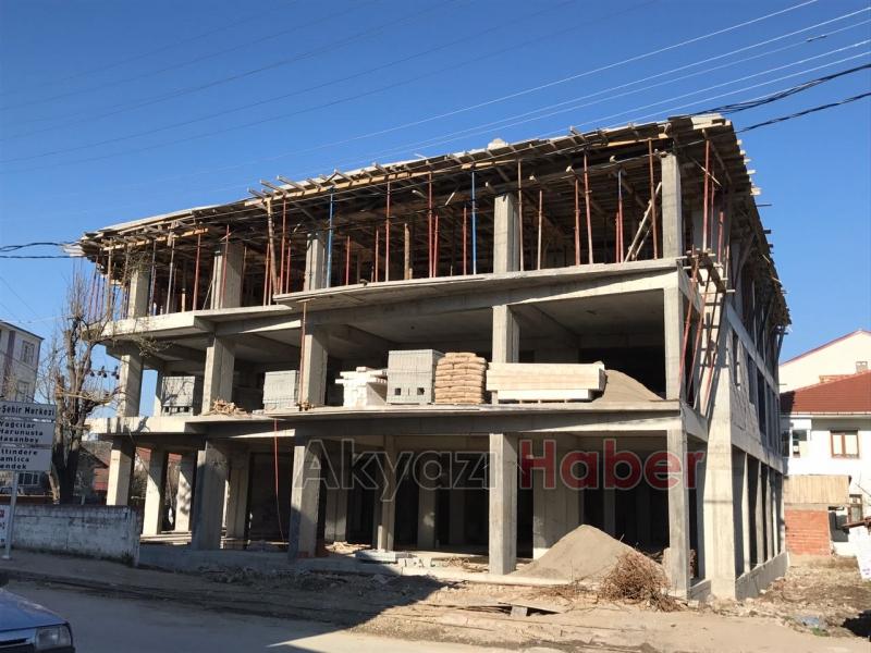 Cadde Üzerinde Satılık Daire ve İş Yerleri 