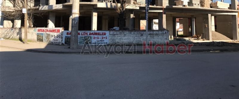 Cadde Üzerinde Satılık Daire ve İş Yerleri 
