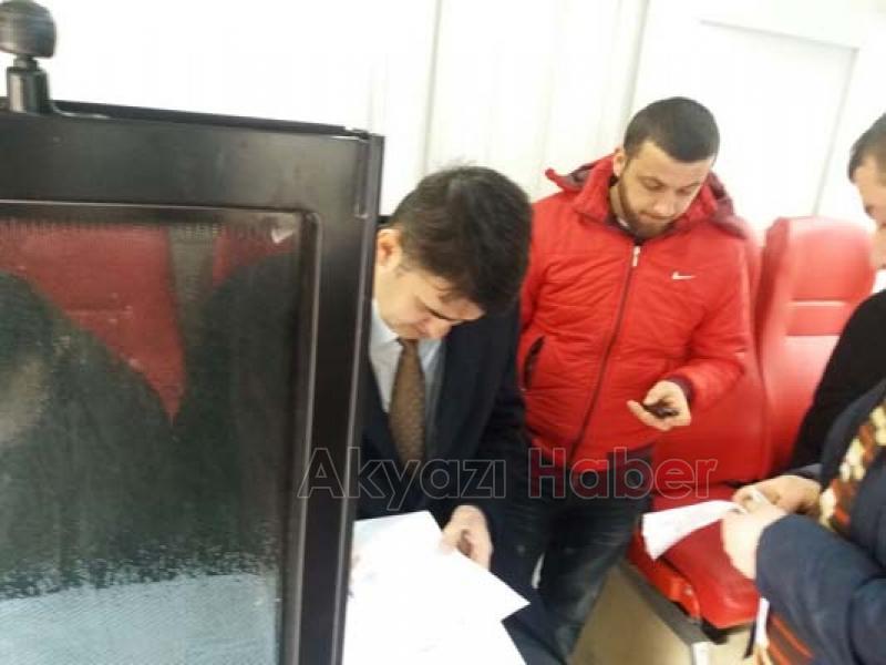 Akyazı İlçe Sağlık İle Kızılay ın Düzenlediği Kan Bağış Kampanyası Akyazı da