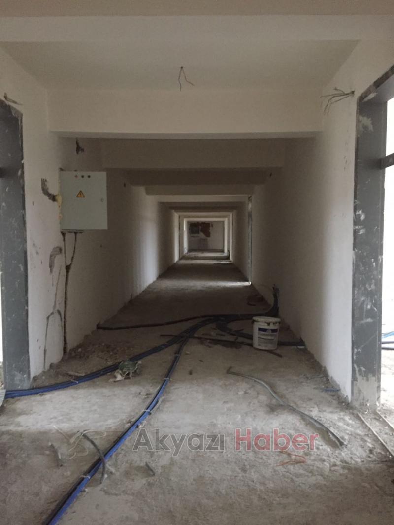 Akyazı İmam hatip Okulu İnşaatında Belirsizlik Sürüyor