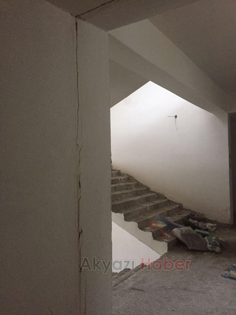Akyazı İmam hatip Okulu İnşaatında Belirsizlik Sürüyor