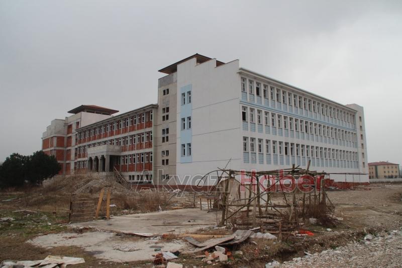 Akyazı İmam Hatip Okulu İnşaatında Son Durum