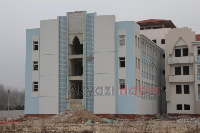 Akyazı İmam Hatip Okulu İnşaatında Son Durum