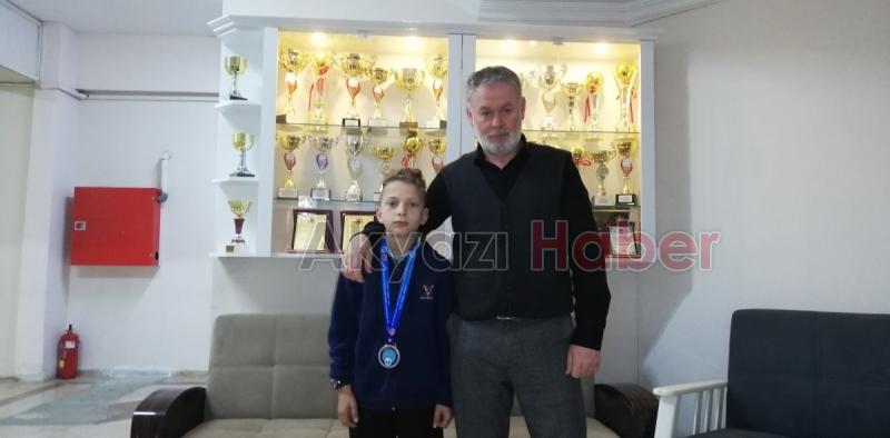 Akyazı İmam Hatip okulu öğrencisinden uluslararası başarı