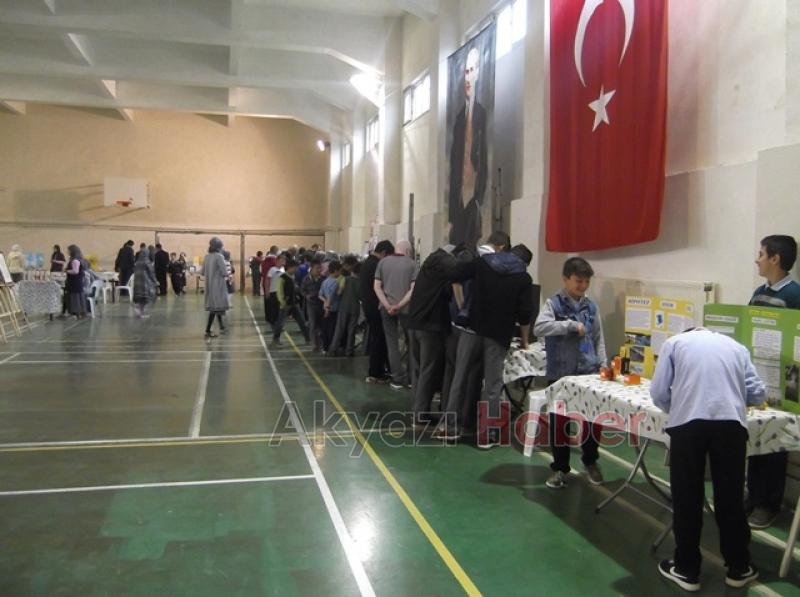 Akyazı İmam Hatip Ortaokulu TÜBİTAK Bilim Fuarının İkincisini Düzenledi