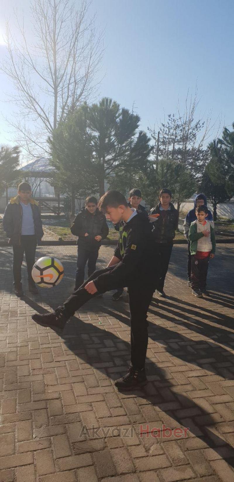 AKYAZI İMAM HATİP ORTAOKULUNDA KARNE GÜNÜ 