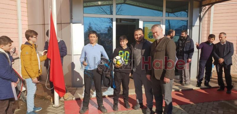 AKYAZI İMAM HATİP ORTAOKULUNDA KARNE GÜNÜ 