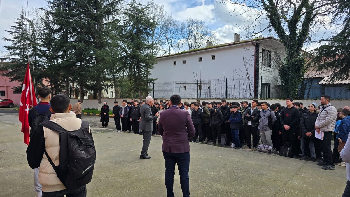 Akyazı İmam Hatip’ten gururlandıran başarı