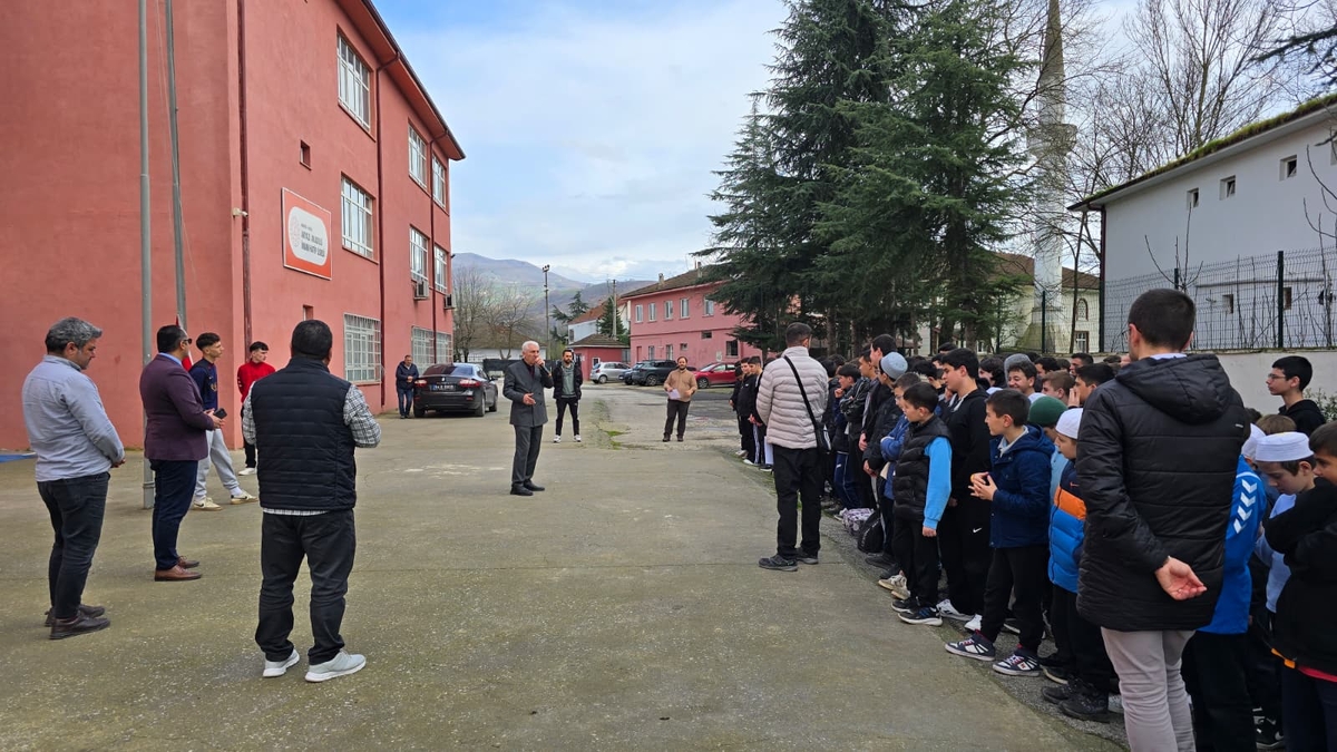 Akyazı İmam Hatip’ten gururlandıran başarı