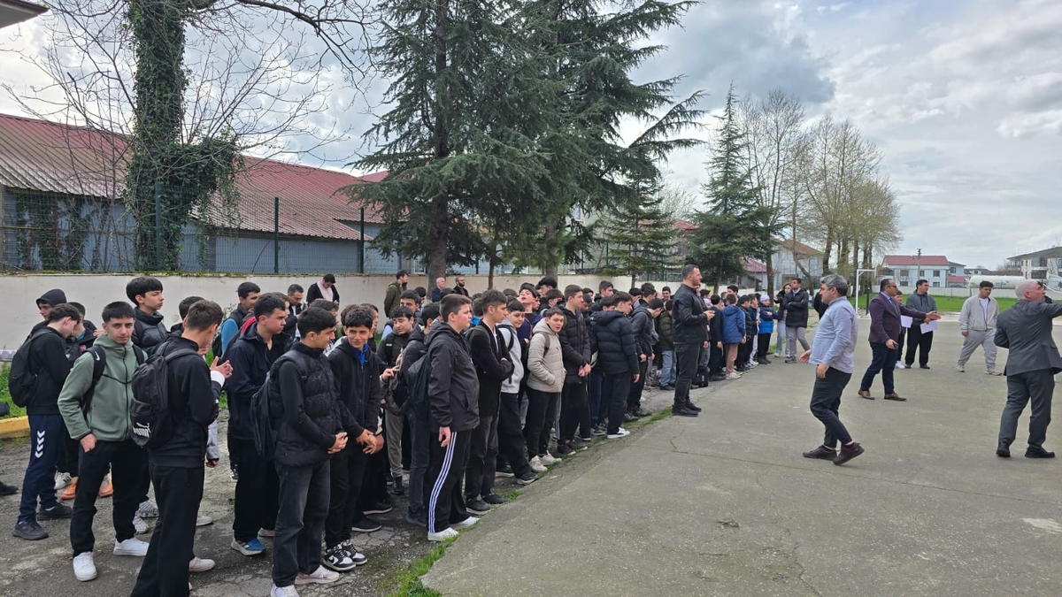 Akyazı İmam Hatip’ten gururlandıran başarı