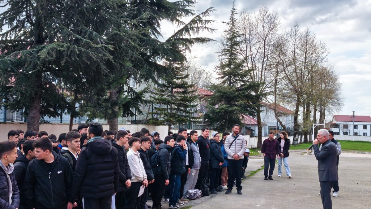 Akyazı İmam Hatip’ten gururlandıran başarı