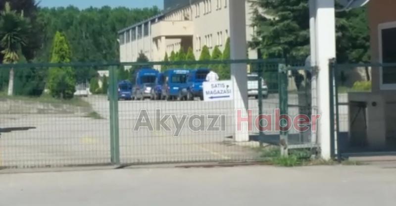 Akyazı Jandarma Ekipleri Tekstil FAbrikasına Baskın Yaptı