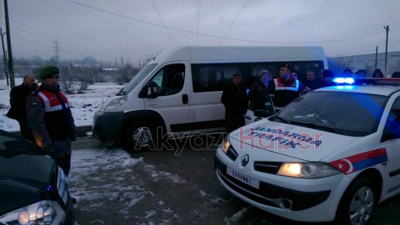 Akyazı Jandarma Ekipleri Servis Araçlarını Denetledi