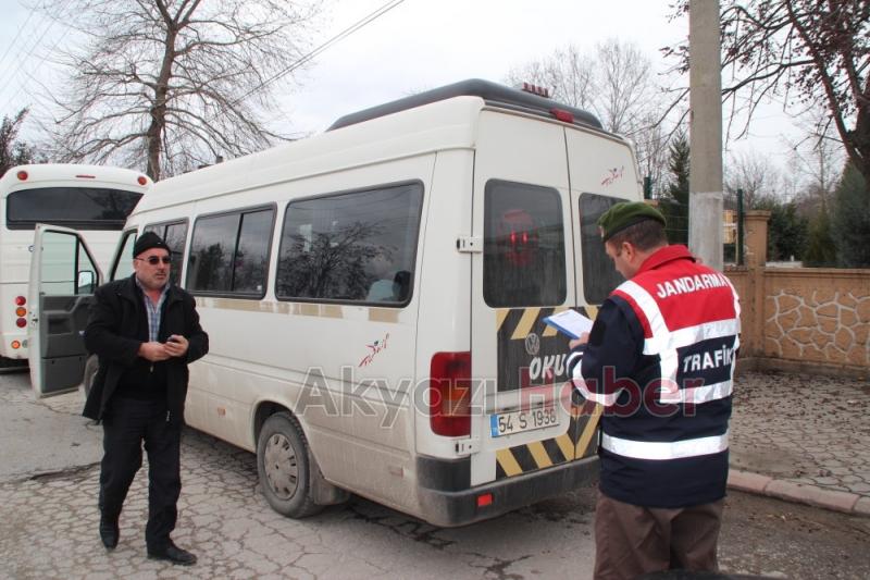 Akyazı Jandarma Komutanlığı Ekiplerinden Servis Araçlarına Kontrol