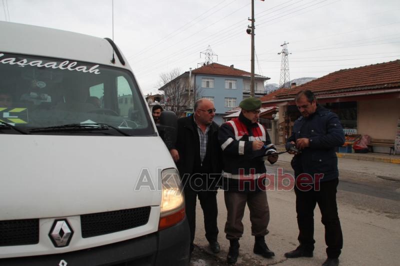 Akyazı Jandarma Komutanlığı Ekiplerinden Servis Araçlarına Kontrol