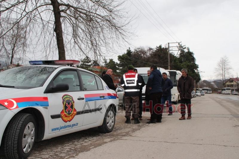 Akyazı Jandarma Komutanlığı Ekiplerinden Servis Araçlarına Kontrol