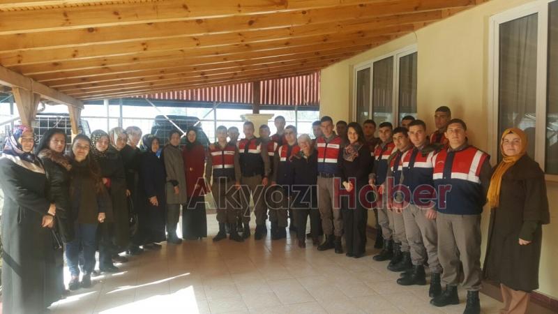 Akyazı Jandarma Komutanlığına Anlamlı Ziyaret