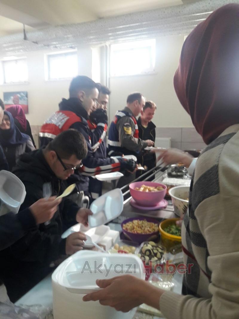 Akyazı Jandarma’dan Anlamlı Ziyaret