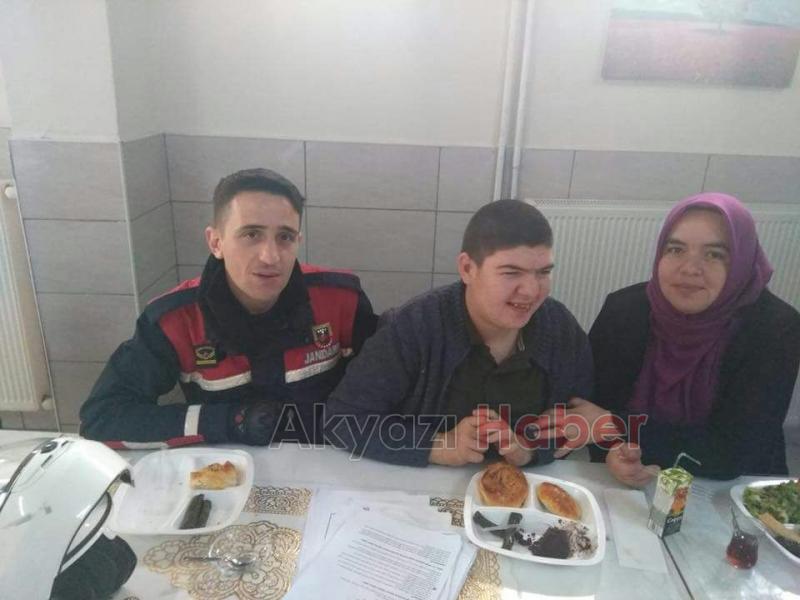 Akyazı Jandarma’dan Anlamlı Ziyaret