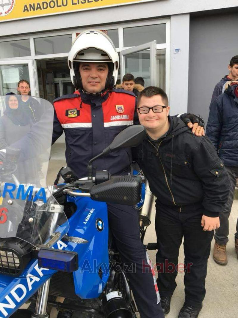 Akyazı Jandarma’dan Anlamlı Ziyaret