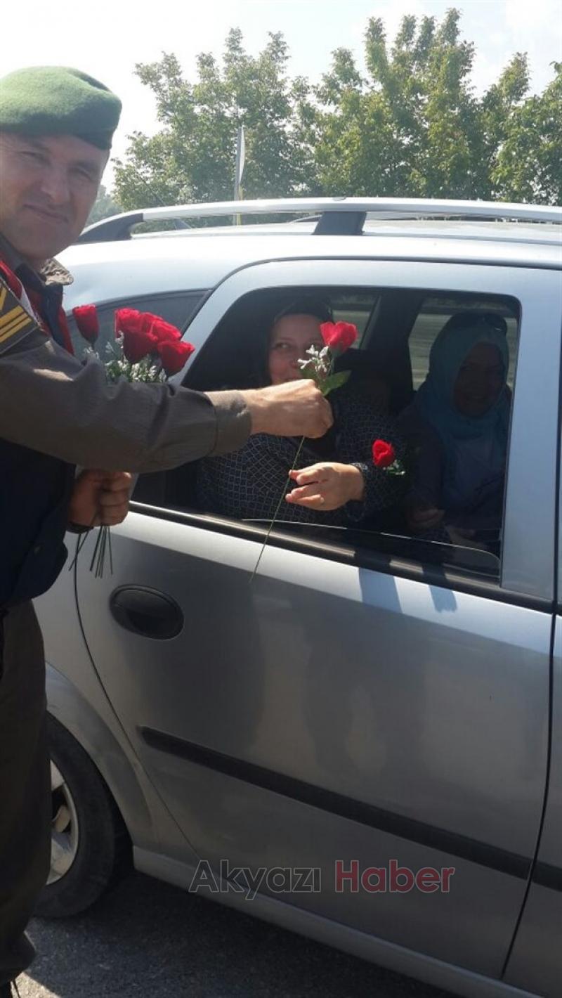 Akyazı Jandarması Anneler Gününü Unutmadı