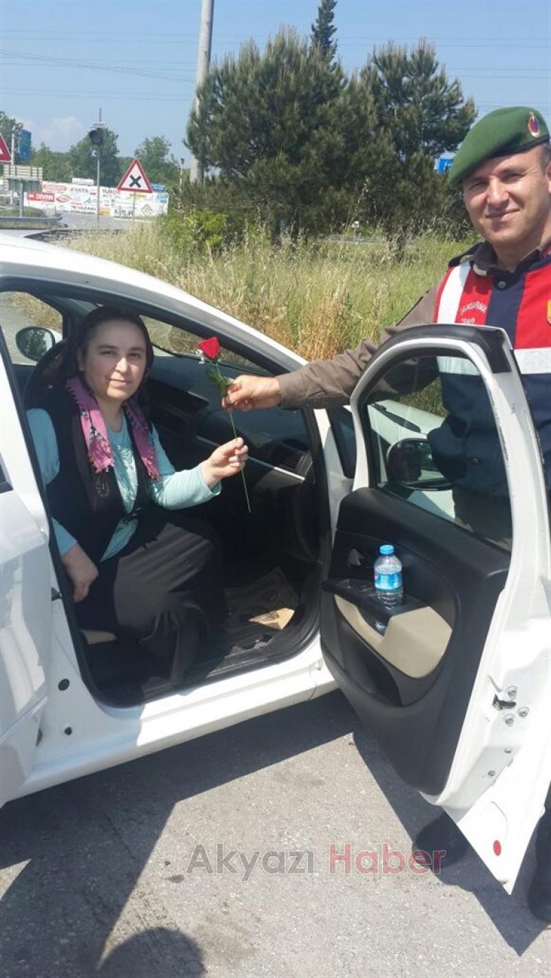 Akyazı Jandarması Anneler Gününü Unutmadı