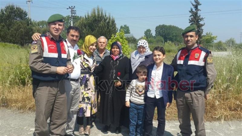 Akyazı Jandarması Anneler Gününü Unutmadı
