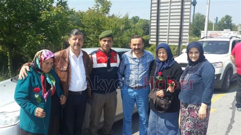 Akyazı Jandarması Anneler Gününü Unutmadı