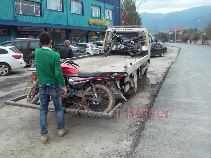Akyazı Jandarması Trafik Denetimlerine Devam Ediyor