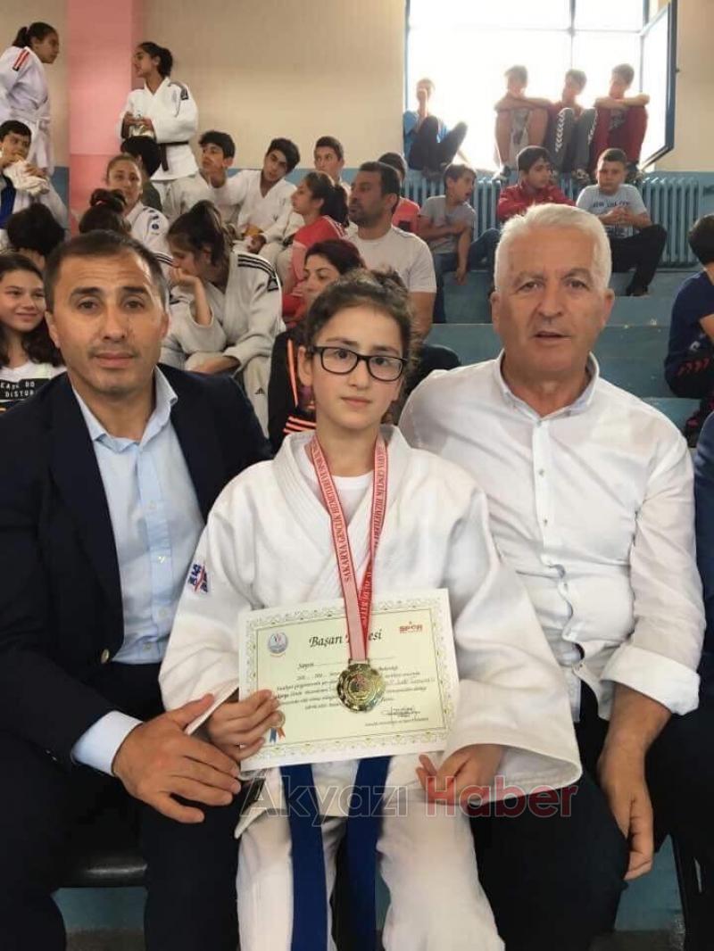 Akyazı Judocular Şampiyon Oldu