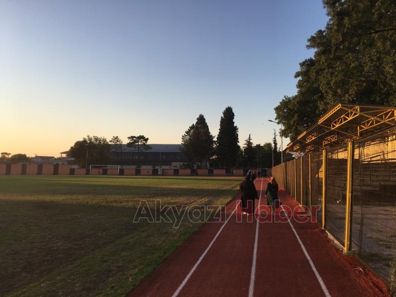 Akyazı Kapalı Spor Salonu Stadyum Yürüyüş Yolu 24 Saat Spor Hizmeti Veriyor