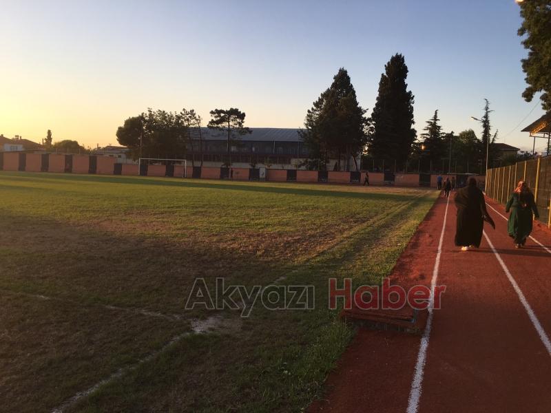 Akyazı Kapalı Spor Salonu Stadyum Yürüyüş Yolu 24 Saat Spor Hizmeti Veriyor