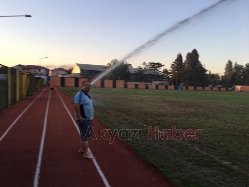Akyazı Kapalı Spor Salonu Stadyum Yürüyüş Yolu 24 Saat Spor Hizmeti Veriyor