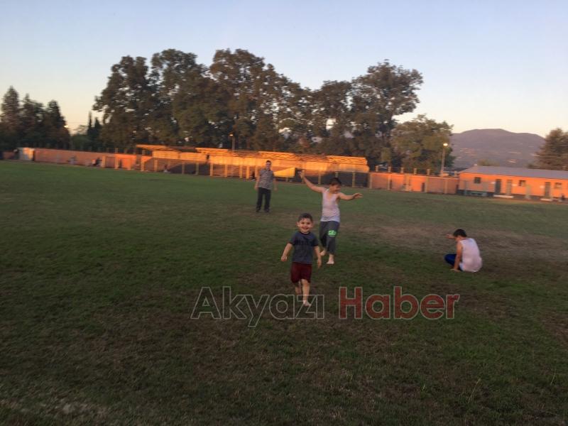 Akyazı Kapalı Spor Salonu Stadyum Yürüyüş Yolu 24 Saat Spor Hizmeti Veriyor