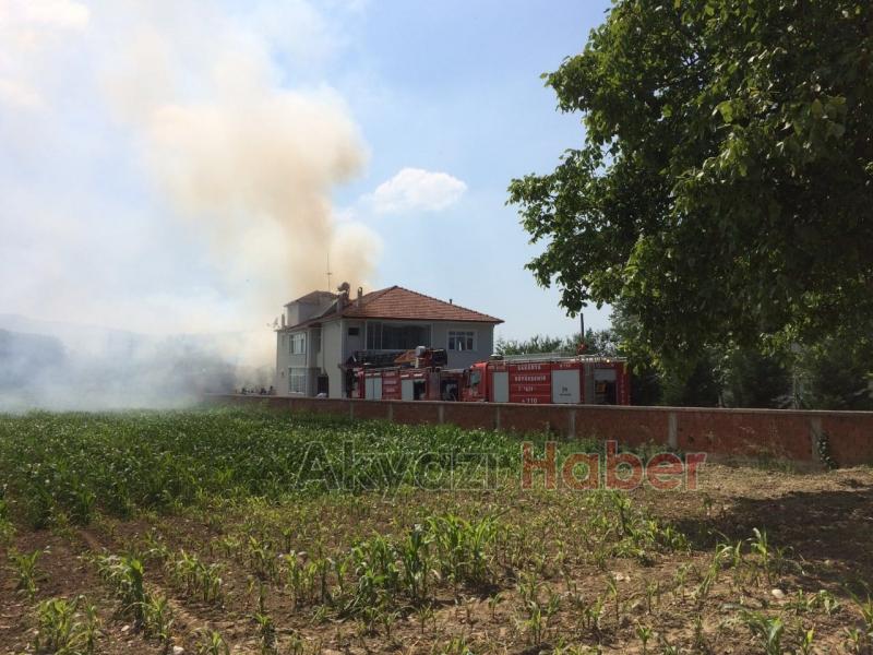 Akyazı Kuzuluk Mahallesinde Yangın