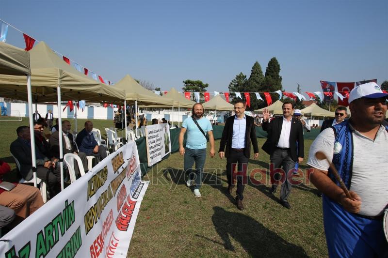Akyazı Karakucak Güreşlerine Yoğun Katılım Oldu