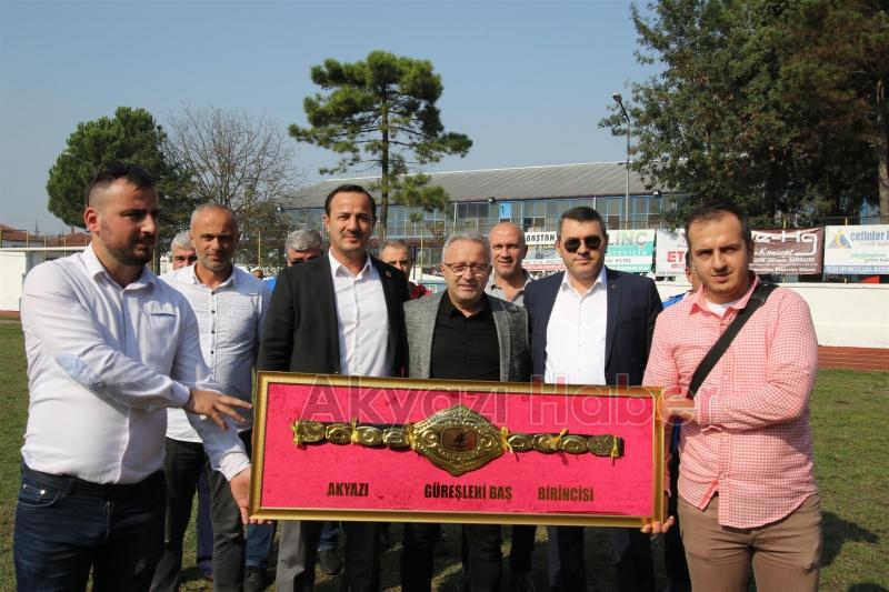 Akyazı Karakucak Güreşlerine Yoğun Katılım Oldu