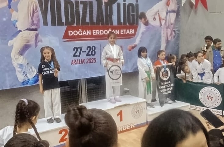 Akyazı karateciler şampiyonaya damga vurdu