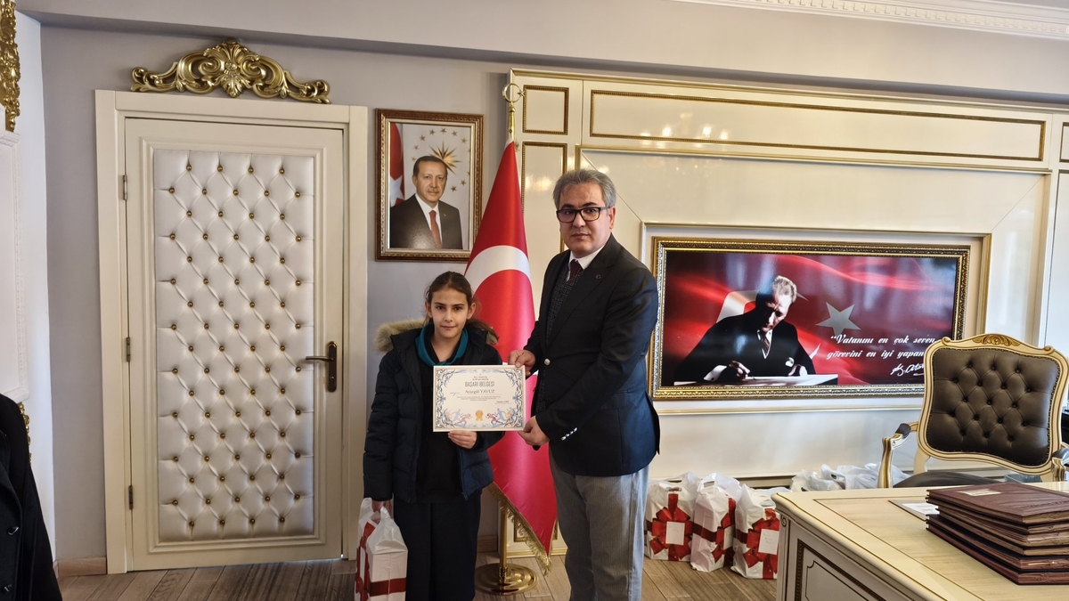 Akyazı Kaymakamı Mustafa İkbal Eşki Karate Şampiyonlarını tebrik etti