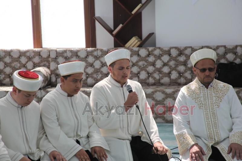 Akyazı Kıraat Eğitim Derneği Hafızlık İcazet Merasimine Yoğun Katılımla Gerçekleşti