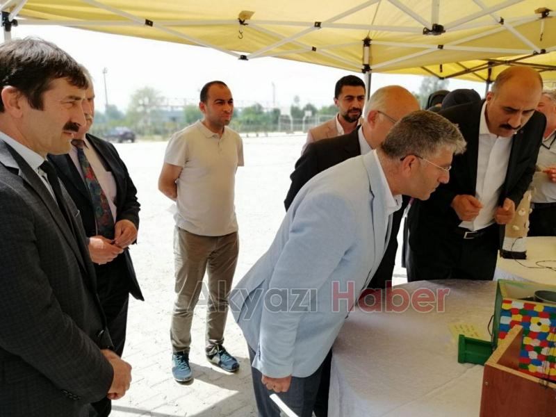 Akyazı Kız Anadolu İmam Hatip Lisesinde kültür ve sanat şenliği düzenlendi